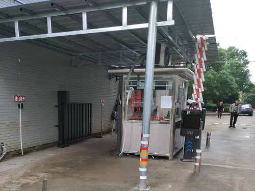 永安花園一期車牌識別+廣告小門